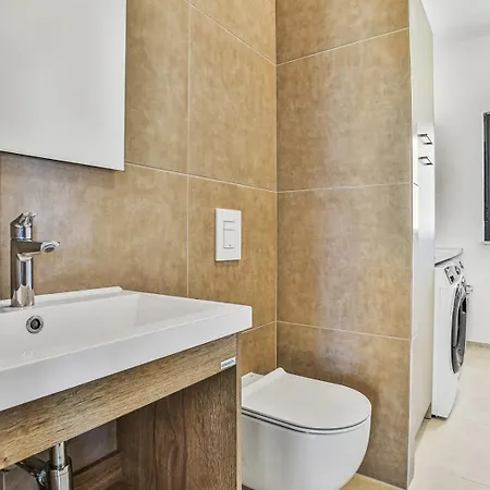 Vilma וילה Loborika